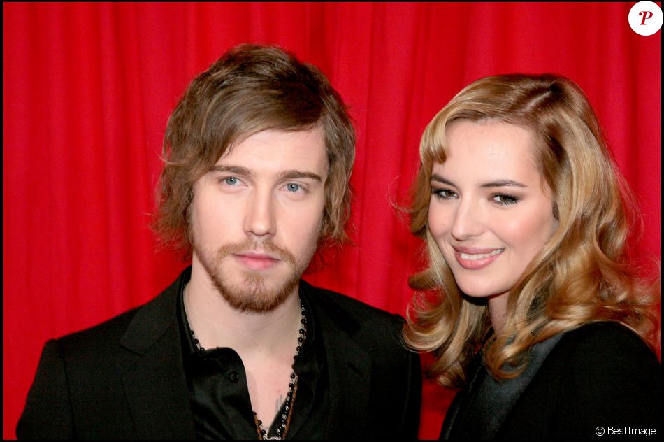 Qui Est La Compagne De Julien Dore Julien Doré et Louise Bourgoin à la cérémonie des César 2008 au