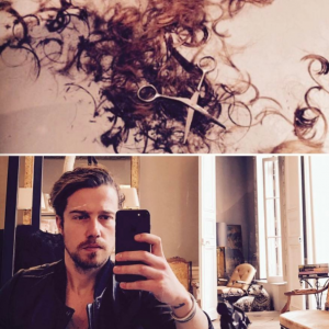 Julien Doré a fait un poisson d'avril à ses abonnés Instagram le 1er avril 2017 en leur faisant croire qu'il s'est coupé les cheveux.