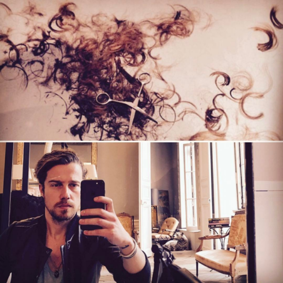 Julien Doré a fait un poisson d'avril à ses abonnés Instagram le 1er avril 2017 en leur faisant croire qu'il s'est coupé les cheveux.