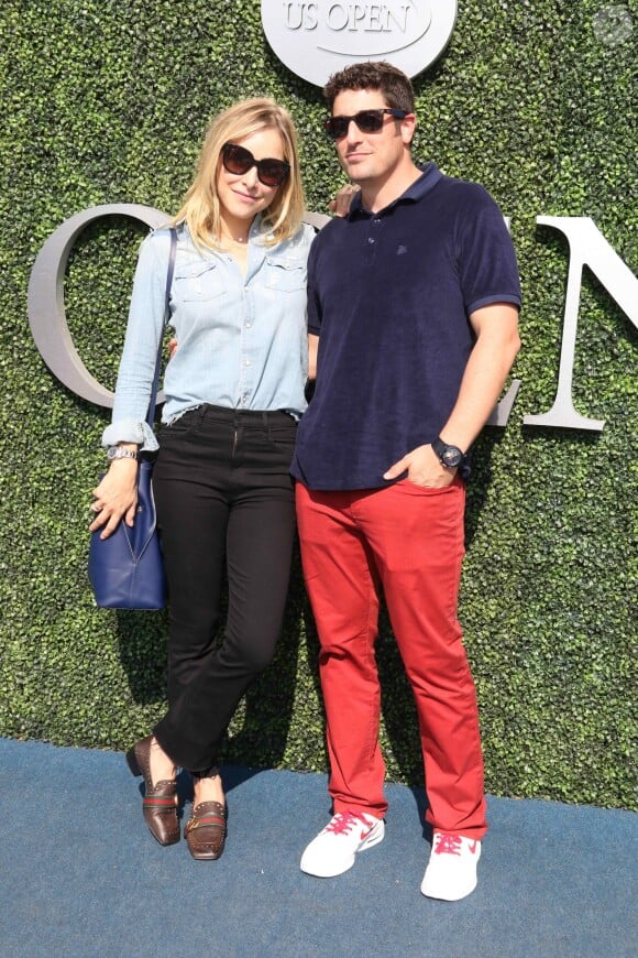 Jason Biggs et sa femme Jenny Mollonlors du douzième jour de l'US Open 2016 au USTA Billie Jean King National Tennis Center à Flushing Meadow, New York, le 9 septembre 2016.