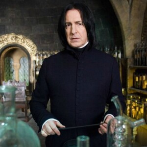 Rogue était incarné par Alan Rickman dans la version cinématographique.