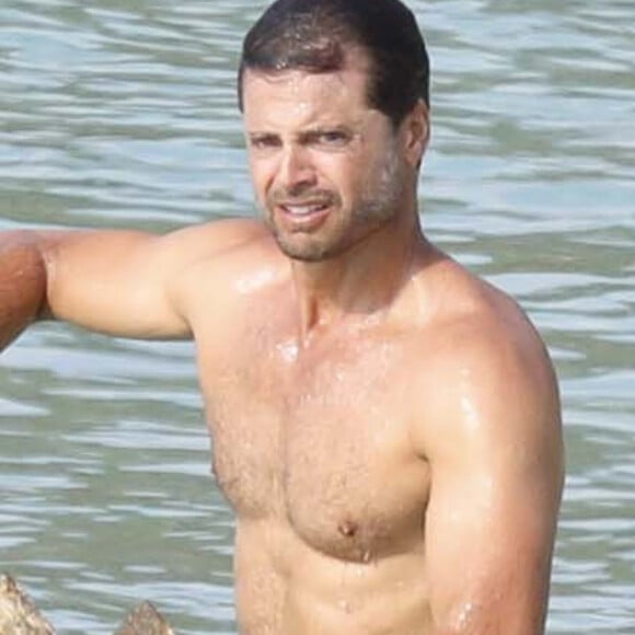 Exclusif - David Charvet et sa femme Brooke Burke se baignent avec leurs enfants Shaya et Heaven à l'hôtel Cheval Blanc à Saint-Barthélemy, le 28 mars 2017.