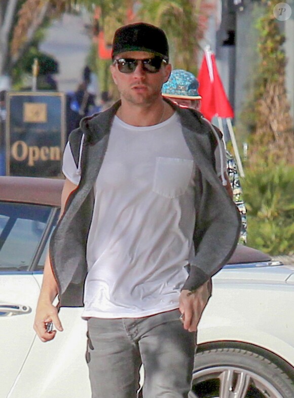 L'acteur Ryan Phillippe se promène à West Hollywood, Los Angeles le 19 décembre 2015.