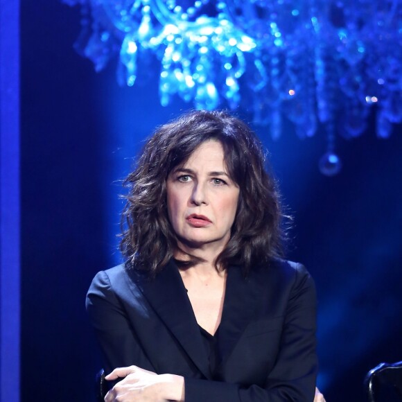 Exclusif - Valérie Lemercier - Spectacle "Elles se croient toutes Joly" en hommage à Sylvie Joly, mis en scène par Pierre Palmade, au théâtre de Paris dans le 9ème arrondissement à Paris, le 26 octobre 2015, qui sera diffusé le 15 janvier 2016 sur France 3. © Dominique Jacovides - Romuald Meigneux / Bestimage