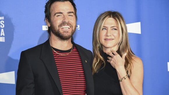 Jennifer Aniston et Justin Theroux duo irrésistible à Paris devant Sonia Rolland