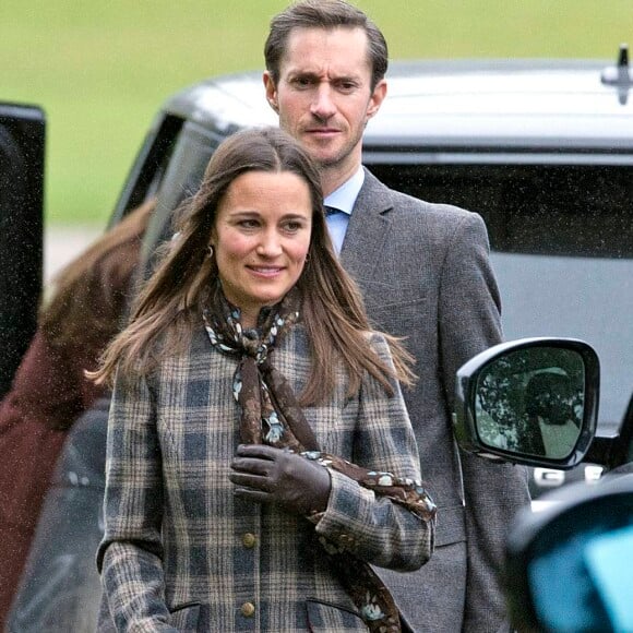 Pippa Middleton et son fiancé James Matthews à l'église St Mark à Englefield, où ils se marieront le 20 mai 2017, lors de la messe de Noël le dimanche 25 décembre 2016.