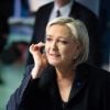 Marine Le Pen vote à l'école Jean-Jacques Rousseau de Hénin-Beaumont pour le premier tour des élections présidentielles le 23 avril 2017.