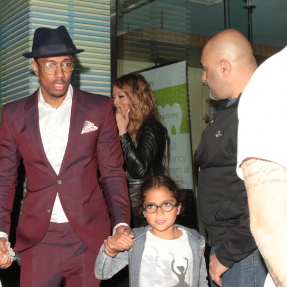 Nick Cannon et Mariah Carey quittent le restaurant Mr Chow avec leurs enfants à Los Angeles le 20 avril 2017.