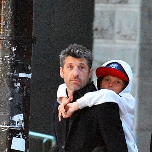 Exclusif - Patrick Dempsey se promène avec sa fille Tallula Fyfe Dempsey et son fils Darby Galen Dempsey dans les rues de New York, le 4 avril 2017