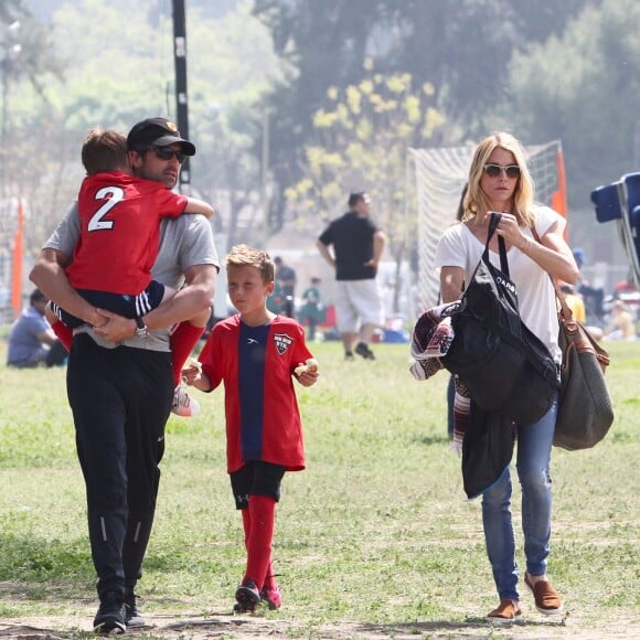 Patrick Dempsey et sa femme Jillian Fink assistent à un match de football de leurs fils Darby et Sullivan à Tarzana. Le 20 mars 2016