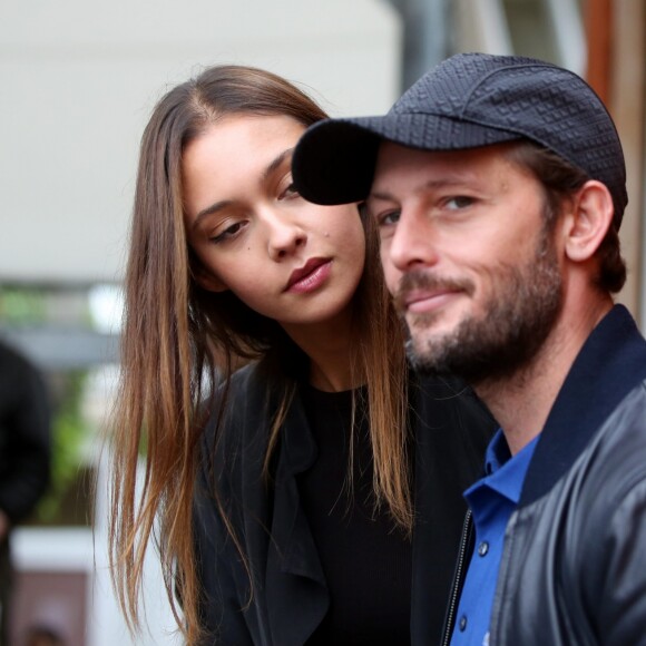Nicolas Duvauchelle et sa compagne Anouchka - People au village des internationaux de France de tennis à Roland Garros à Paris 3 juin 2016.