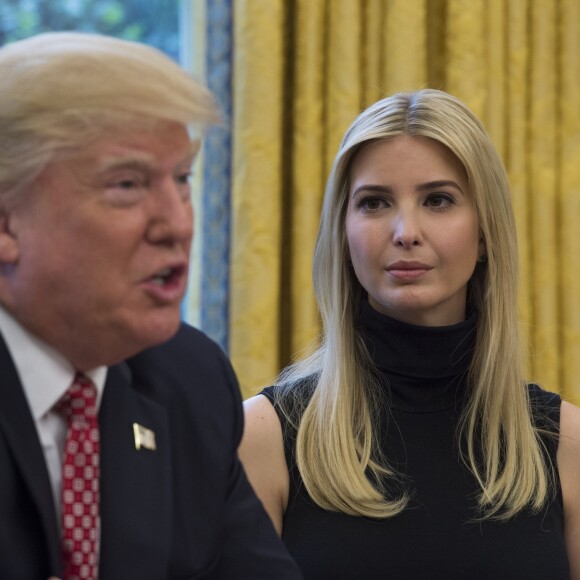 Le président Donald Trump et sa fille Ivanka en vidéo conference avec les astronautes de la NASA à bord de l'International Space Station. Washington, le 24 avril 2017.