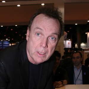 Julien Lepers lors de la 37ème édition du Salon du livre au parc des expositions, à la porte de Versailles, à Paris, France, le 25 mars 2017. © JLPPA/Bestimage