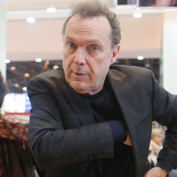 Julien Lepers au 37ème Salon du Livre à la Porte de Versailles à Paris, le 25 mars 2017. © CVS/Bestimage