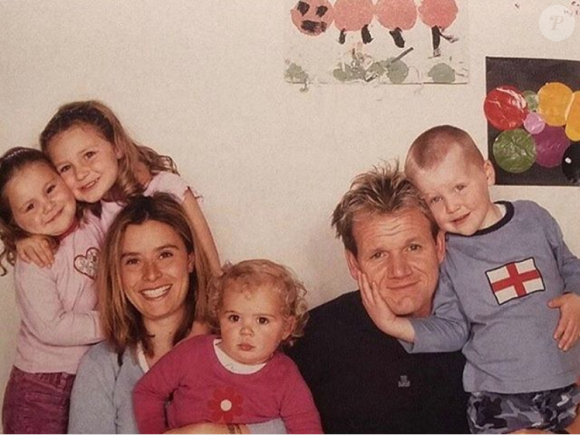 Megan Ramsay, photo de famille vintage : Holly, Megan, Tana, Tilly, Gordon et Jack. Instagram Megan Ramsay, TBT mars 2017.