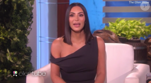 Kim Kardashian dans l'émission "The Ellen DeGeneres Show", épisode diffusé le 27 avril 2017 aux Etats-Unis. Très émue, la star de télé-réalité est revenue sur le terrifiant braquage dont elle a été victime le 3 octobre dernier à Paris.