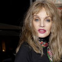 Arielle Dombasle : "Je n'ai pas le droit de voter en France..."