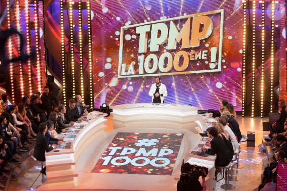 Exclusif - Cyril Hanouna et ses chroniqueurs - 1000ème de l'émission "Touche pas à mon poste" (TPMP) en prime time sur C8 à Boulogne-Billancourt le 27 avril 2017.