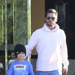 Scott Disick est allé au cinéma avec son fils Mason à Los Angeles, le 29 avril 2017