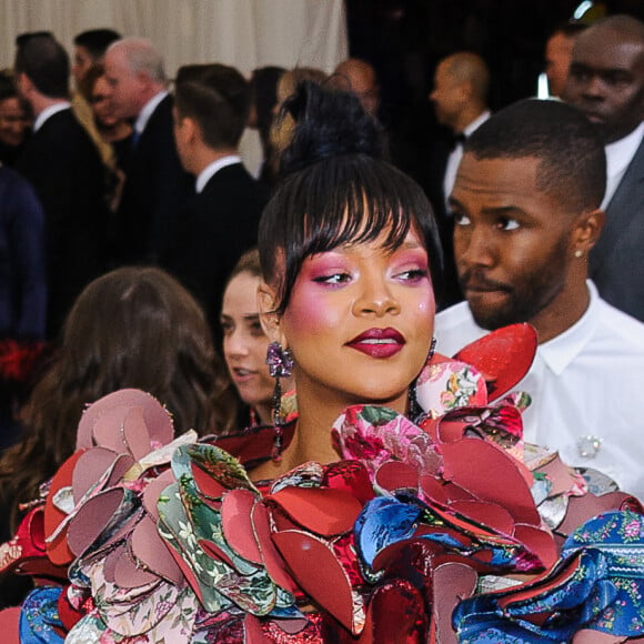 Rihanna, habillée d'une robe Comme des Garçons (collection automne 2016) et de sandales Dsquared² - Met Gala 2017, exposition "Rei Kawakubo/Comme des Garçons: Art Of The In-Between" au Metropolitan Museum of Art. New York, le 1er mai 2017. © Christopher Smith/AdMedia via Zuma/Bestimage