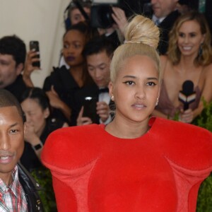 Pharrell Williams et son épouse Helen Lasichanh, habillés en Comme des Garçons - Met Gala 2017, exposition "Rei Kawakubo/Comme des Garçons: Art Of The In-Between" au Metropolitan Museum of Art. New York, le 1er mai 2017.