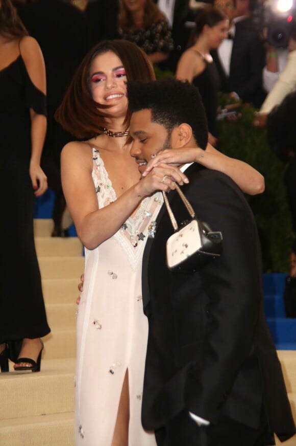 Selena Gomez et son compagnon The Weeknd - Les célébrités à la soirée MET 2017 Costume Institute Gala sur le thème de "Rei Kawakubo/Comme des Garçons: Art Of The In-Between" à New York au Club Standard, le 1er mai 2017 © Sonia Moskowitz/Globe Photos via Zuma/Bestimage