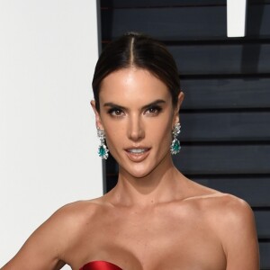 Alessandra Ambrosio à Beverly Hills, le 26 février 2017. © Chris Delmas/Bestimage