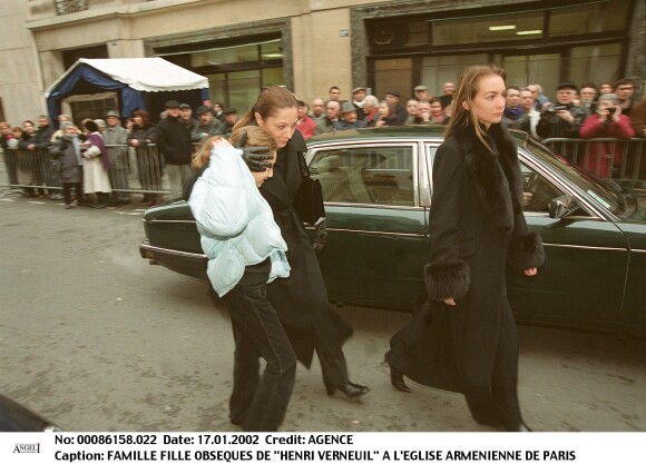 Gaya Verneuil avec sa mère aux obsèques d'Henri Verneuil à Paris janvier 2002.