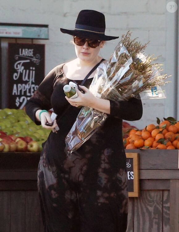 Exclusif - Adèle fait ses courses chez Whole Foods dans le quartier de Beverly Hills à Los Angeles, Californie, Etats-Unis, le 27 décembre 2016.
