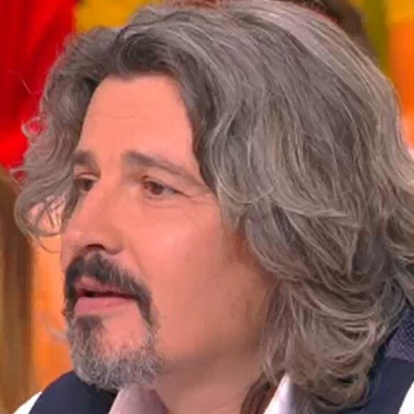 Le 9 mai 2017, sur le plateau de Touche pas à mon poste, Enora Malagré avoue avoir fantasmé sur Philippe Vasseur, qui joue le rôle de José dans Hélène et les garçons.