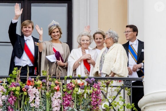 Le roi Willem Alexander, la reine Maxima, la princesse Beatrix, la princesse Mabel, la princesse Astrid, le prince Constantijn - Les familles royales au balcon lors du 80ème anniversaire du roi Harald et de la reine Sonja de Norvège à Oslo le 9 mai 2017. 09/05/2017 - Oslo