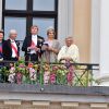 La reine Silvia, le roi Carl Gustav, le roi Willem Alexander, la reine Maxima et la princesse Astrid - Les familles royales au balcon lors du 80ème anniversaire du roi Harald et de la reine Sonja de Norvège à Oslo le 9 mai 2017. 09/05/2017 - Oslo