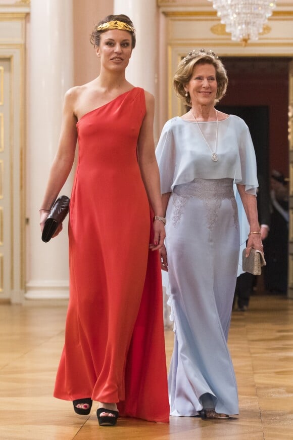 Desirée Kogevinas et Madeleine Kogevinas arrivant pour le dîner du double 80e anniversaire du roi Harald V de Norvège et de la reine Sonja de Norvège le 9 mai 2017 au palais royal à Oslo.