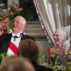 Tendre moment entre la reine Sonja et le roi Harald V de Norvège sous les yeux de leur amie la reine Margrethe II de Danemark lors du dîner en l'honneur de leur double 80e anniversaire le 9 mai 2017 au palais royal à Oslo.