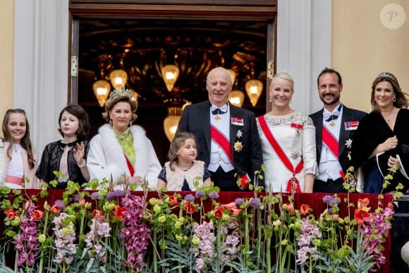 Célébrations du double 80e anniversaire du roi Harald V de Norvège et de la reine Sonja de Norvège le 9 mai 2017 au palais royal à Oslo. Ici avec la princesse Mette-Marit et le prince Haakon de Norvège ainsi que la reine Maxima des Pays-Bas.
