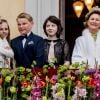 La princesse Ingrid Alexandra et le prince Sverre Magnus de Norvège (2e et 3e en partant de la gauche). Célébrations du double 80e anniversaire du roi Harald V de Norvège et de la reine Sonja de Norvège le 9 mai 2017 au palais royal à Oslo.