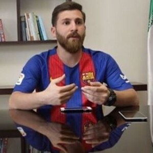 Reza Parastesh, le sosie iranien de Lionel Messi qui fait le buzz. 