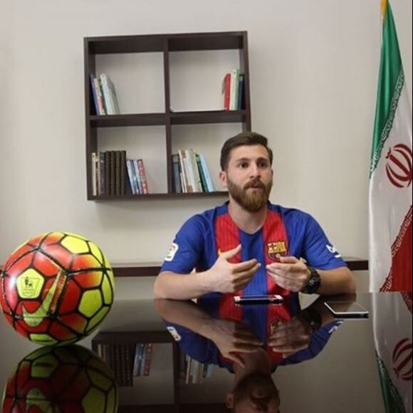 Reza Parastesh, le sosie iranien de Lionel Messi qui fait le buzz. 