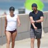 Exclusif - Eva Longoria et son mari Jose Baston se promènent le long de la plage à Malibu. Le 28 août 2016 © CPA / Bestimage