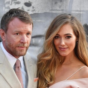 Guy Ritchie et sa femme Jacqui Ainsley à la première de "King Arthur - Legend Of The Sword" au Cineworld Empire à Londres, le 10 mai 2017.