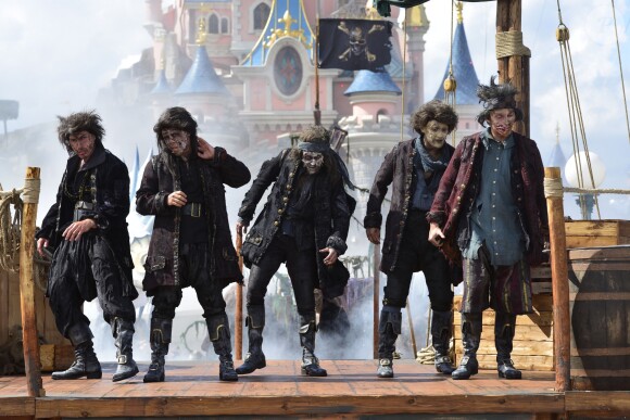 Animation lors de l'avant-première du film Pirates des Caraïbes 5 au parc Disneyland Paris, le 14 mai 2017.
