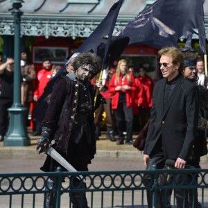 Jerry Bruckheimer lors de l'avant-première du film Pirates des Caraïbes 5 au parc Disneyland Paris, le 14 mai 2017.