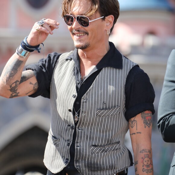 Johnny Depp lors de l'avant-première du film Pirates des Caraïbes 5 au parc Disneyland Paris, le 14 mai 2017.