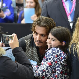 Johnny Depp lors de l'avant-première du film Pirates des Caraïbes 5 au parc Disneyland Paris, le 14 mai 2017.