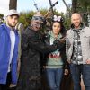 Franck Gastambide, Sabrina Ouazani et Malik Bentalha lors de l'avant-première du film Pirates des Caraïbes 5 au parc Disneyland Paris, le 14 mai 2017.