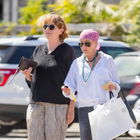 Exclusif -  Shannen Doherty et sa mère Rosa sont allées faire du shopping à Malibu, le 26 juillet 2016. Elle porte un bandana sur la tête.