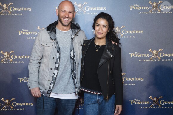 Franck Gastambide et Sabrina Ouazani lors de l'avant-première du film Pirates des Caraïbes 5 au parc Disneyland Paris, les 13 et 14 mai 2017.