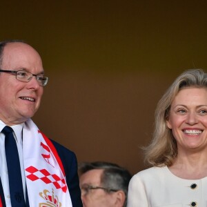 Le prince Albert II de Monaco et Nathalie Boy de la Tour, présidente de la Ligue de football professionnel, lors de la rencontre de Ligue 1 Monaco - Lille au stade Louis II de Monaco le 14 mai 2017. © Bruno Bebert / Bestimage