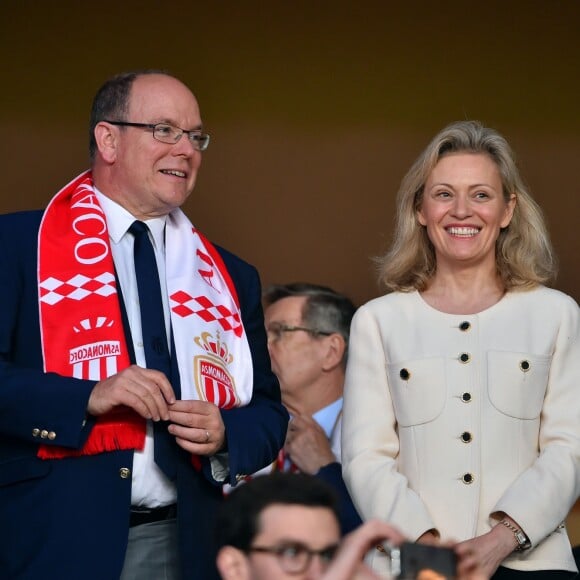 Le prince Albert II de Monaco et Nathalie Boy de la Tour, présidente de la Ligue de football professionnel, lors de la rencontre de Ligue 1 Monaco - Lille au stade Louis II de Monaco le 14 mai 2017. © Bruno Bebert / Bestimage