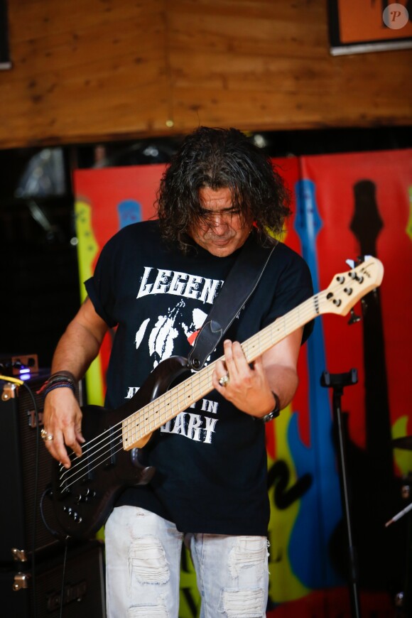 Exclusif - Le bassiste Fifi Chayeb - Le musicien de jazz américain Kyle Eastwood (fils de Clint Eastwood et de Maggie Johnson) invité par Jean-Michel Noir chez Bass Club Paris sur la péniche showroom de Levallois le 11 Mai 2017. © Marc Ausset- Lacroix/Bestimage